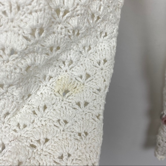 VINTAGE Crocheted Flower Embellished VNeck Sweater - Picture 10 of 10